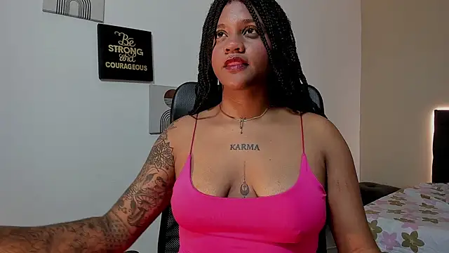 Snapshot of ZahraRose chatting on 31, 10, 2025 ZahraRose online show from 31, 10, 2025