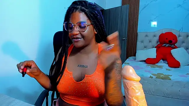 Snapshot of ZahraRose chatting on 6, 1, 2026 ZahraRose online show from 6, 1, 2026