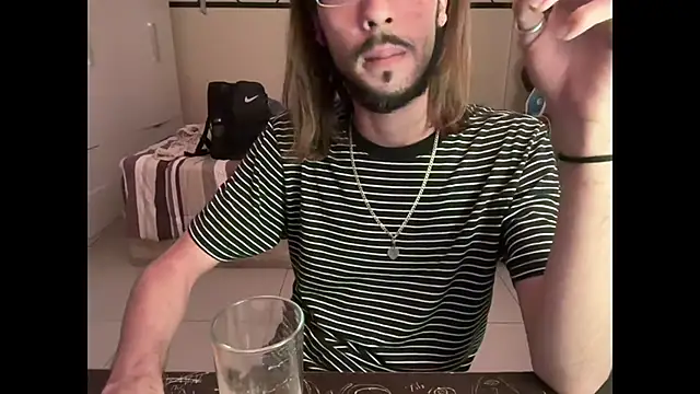 Snapshot of H3llB0Y6 chatting on 15, 1, 2026 H3llB0Y6 online show from 15, 1, 2026