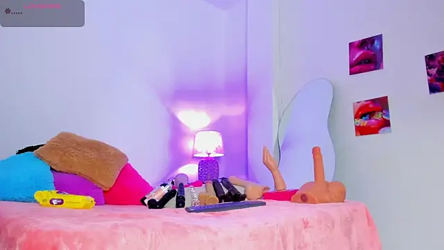 Snapshot of naomy_68 chatting on 8, 11, 2025 naomy 68 online show from 8, 11, 2025