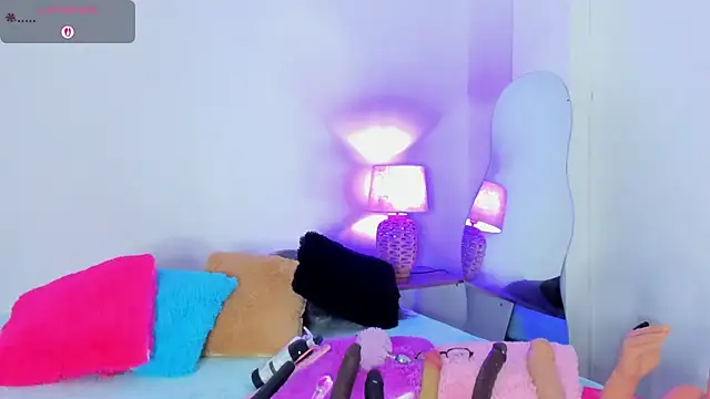 Snapshot of naomy_68 chatting on 26, 11, 2025 naomy 68 online show from 26, 11, 2025