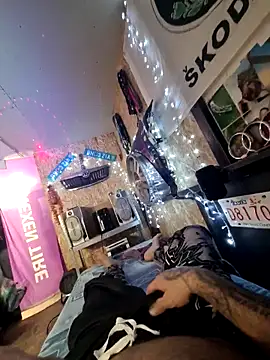 Snapshot of Feca657 chatting on 11, 11, 2025 Feca657 online show from 11, 11, 2025