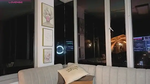 Ivanna West online show from 3, 2, 2026