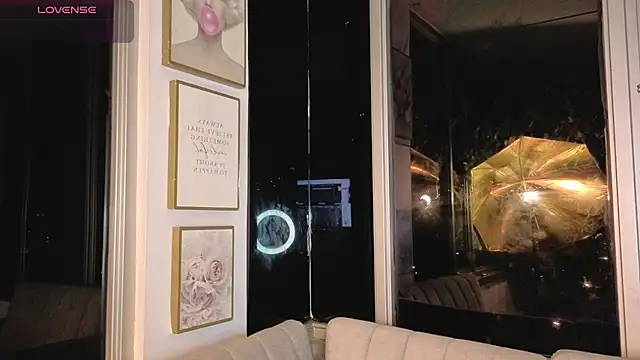 Ivanna West online show from 9, 4, 2026