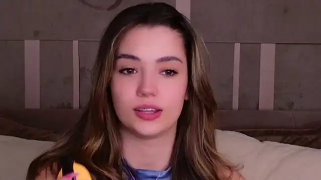 Snapshot of Alice_Deleon chatting on 24, 2, 2025 Alice Deleon online show from 24, 2, 2025