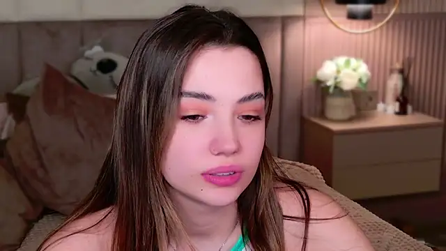 Snapshot of Alice_Deleon chatting on 3, 3, 2025 Alice Deleon online show from 3, 3, 2025