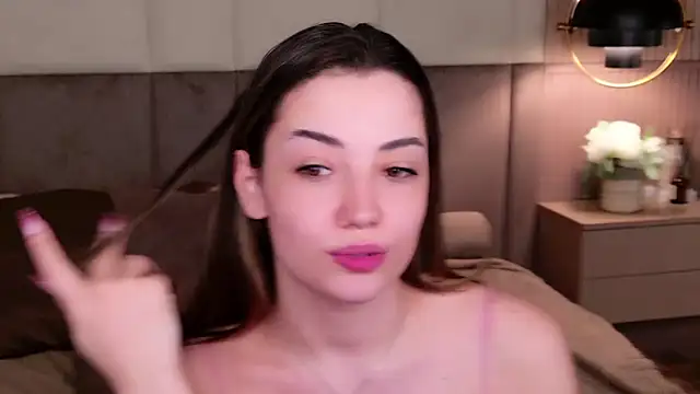 Snapshot of Alice_Deleon chatting on 8, 3, 2025 Alice Deleon online show from 8, 3, 2025