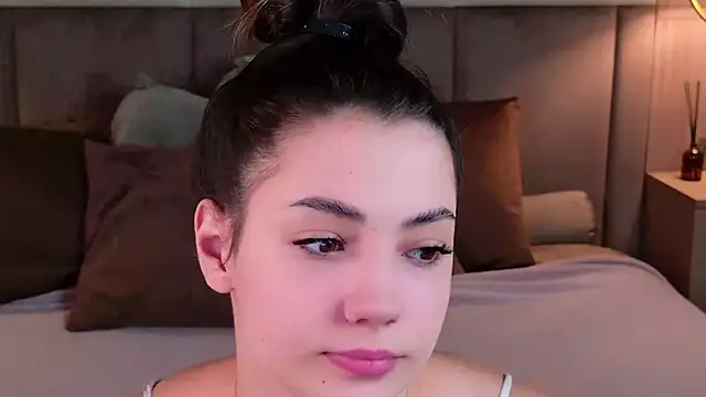 Snapshot of Alice_Deleon chatting on 13, 9, 2025 Alice Deleon online show from 13, 9, 2025