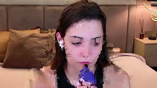 Snapshot of Alice_Deleon chatting on 20, 9, 2025 Alice Deleon online show from 20, 9, 2025