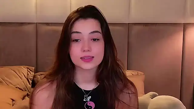 Snapshot of Alice_Deleon chatting on 21, 9, 2025 Alice Deleon online show from 21, 9, 2025