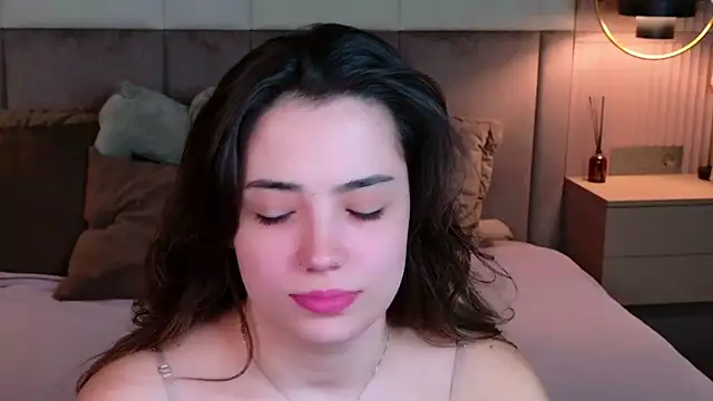 Snapshot of Alice_Deleon chatting on 24, 9, 2025 Alice Deleon online show from 24, 9, 2025