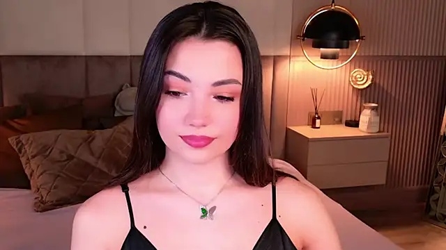 Snapshot of Alice_Deleon chatting on 16, 10, 2025 Alice Deleon online show from 16, 10, 2025