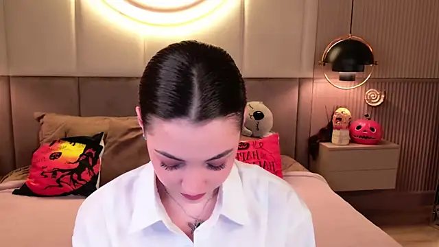 Snapshot of Alice_Deleon chatting on 19, 10, 2025 Alice Deleon online show from 19, 10, 2025