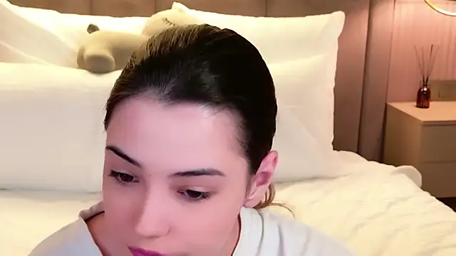 Snapshot of Alice_Deleon chatting on 26, 11, 2025 Alice Deleon online show from 26, 11, 2025