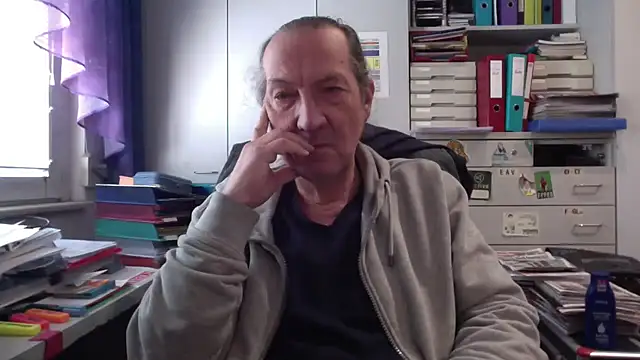 Snapshot of HMStraps01 chatting on 6, 3, 2025 HMStraps01 online show from 6, 3, 2025