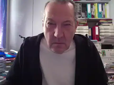 Snapshot of HMStraps01 chatting on 19, 11, 2025 HMStraps01 online show from 19, 11, 2025