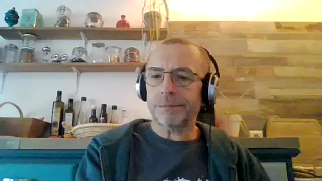 Snapshot of Xavspank2 chatting on 8, 10, 2025 Xavspank2 online show from 8, 10, 2025