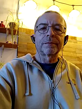 Xavspank2 online show from 10, 2, 2026