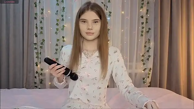 Snapshot of CarolinePepper chatting on 19, 2, 2026 CarolinePepper online show from 19, 2, 2026