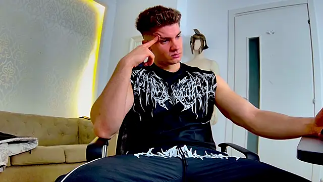 MaxKaiden online show from 16, 4, 2026