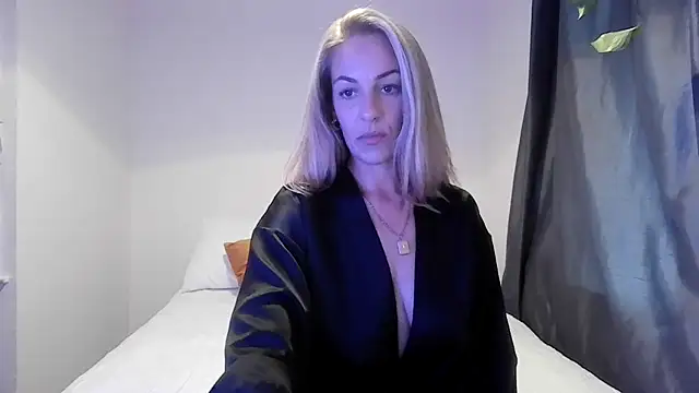 Snapshot of Edenfox- chatting on 28, 9, 2025 Edenfox- online show from 28, 9, 2025