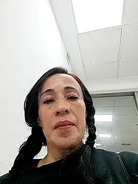 Snapshot of Coeur_de_luxure chatting on 20, 2, 2025 Coeur de luxure online show from 20, 2, 2025