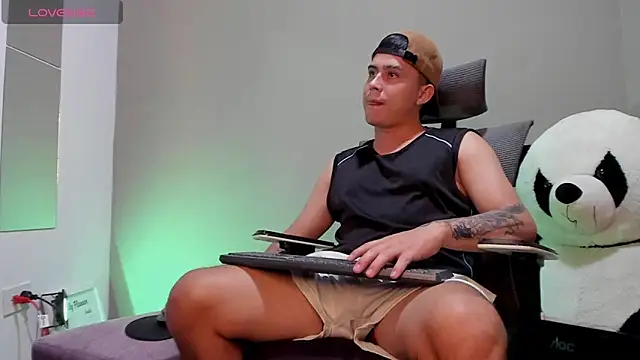 mattiwsmorris  online show from 24, 10, 2025