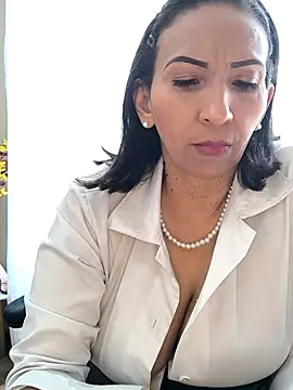 Mrsvictoriaaa online show from 16, 4, 2026