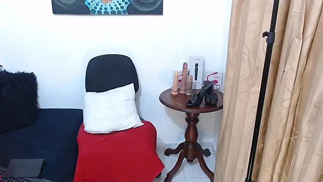 Maduragins hot online show from 2, 10, 2025