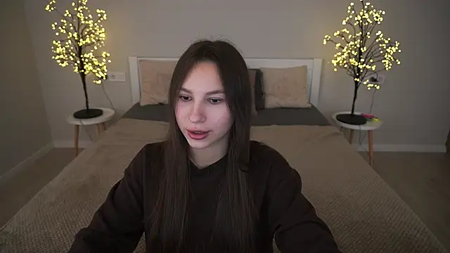 PaigePrado online show from 4, 10, 2025