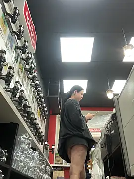 Snapshot of AlishaPrettyBlade chatting on 8, 11, 2025 AlishaPrettyBlade online show from 8, 11, 2025