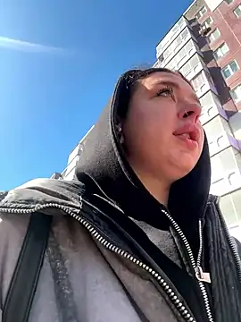 AlishaPrettyBlade online show from 1, 4, 2026