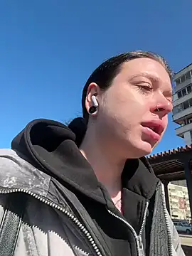 AlishaPrettyBlade online show from 7, 4, 2026