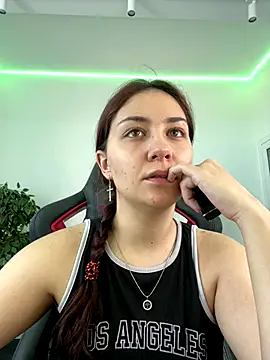 AshleySkott  online show from 12, 9, 2025