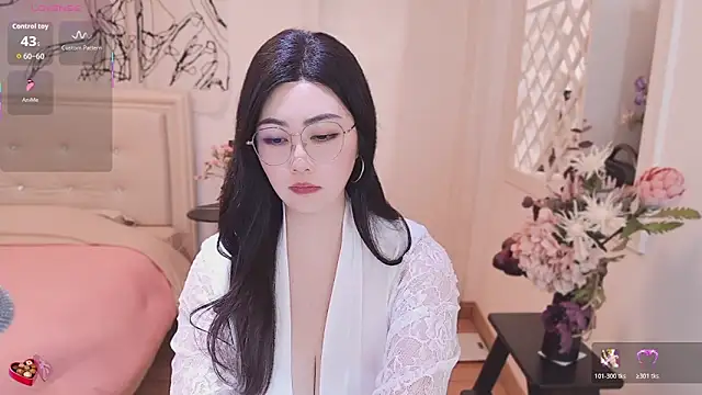 Snapshot of Tingdie chatting on 12, 11, 2025 Tingdie online show from 12, 11, 2025