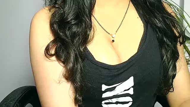 Snapshot of its_siya chatting on 18, 11, 2025 its siya online show from 18, 11, 2025