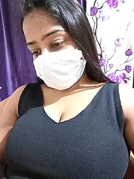 COZY ROZI online show from 13, 9, 2025