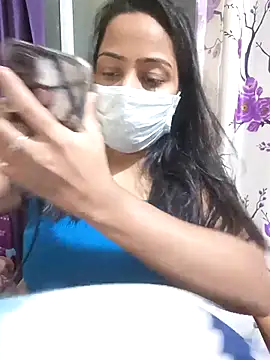 COZY ROZI online show from 10, 11, 2025