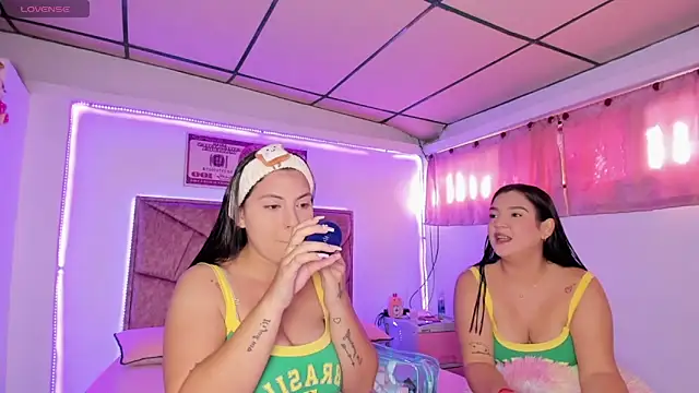 Cristal Smith20 online show from 15, 12, 2025