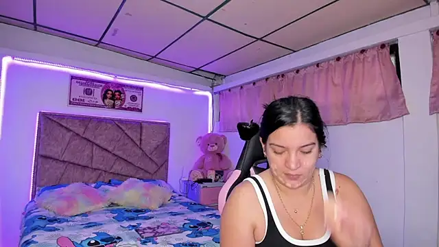 Cristal Smith20 online show from 15, 4, 2026