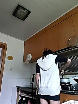 hebe-02 online show from 3, 11, 2025