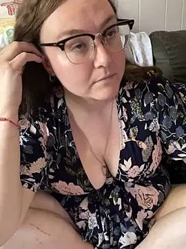 Snapshot of HTXBELLE chatting on 6, 3, 2025 HTXBELLE online show from 6, 3, 2025