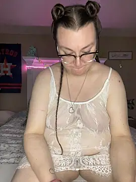 Snapshot of HTXBELLE chatting on 11, 3, 2025 HTXBELLE online show from 11, 3, 2025