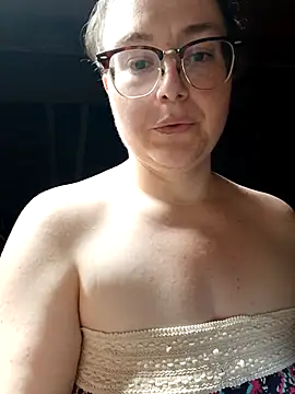 Snapshot of HTXBELLE chatting on 24, 9, 2025 HTXBELLE online show from 24, 9, 2025