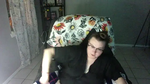 Snapshot of HTXBELLE chatting on 3, 10, 2025 HTXBELLE online show from 3, 10, 2025