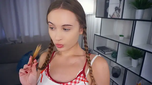 QuennaCoote online show from 31, 10, 2025