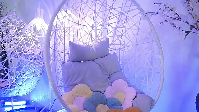 Snapshot of SaharaKramer chatting on 22, 2, 2025 SaharaKramer online show from 22, 2, 2025