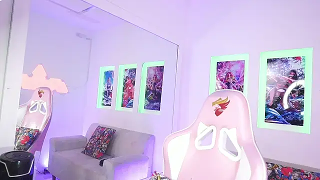 Snapshot of SaharaKramer chatting on 10, 3, 2025 SaharaKramer online show from 10, 3, 2025