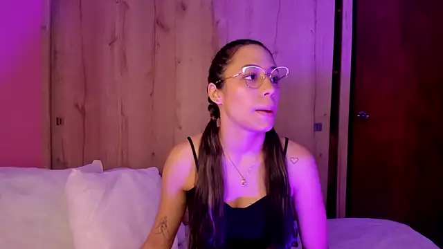 Snapshot of TANIA_06 chatting on 20, 5, 2026 TANIA 06 online show from 20, 5, 2026