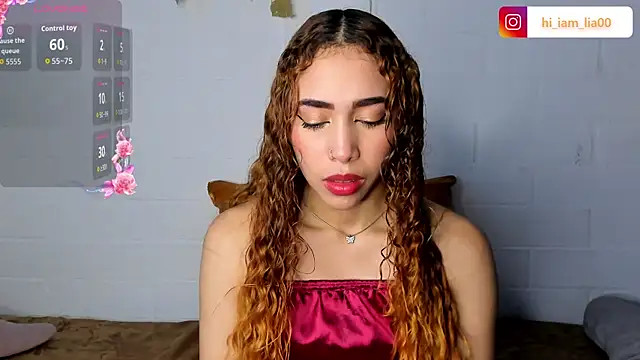 Snapshot of LiaHansson chatting on 18, 11, 2025 LiaHansson online show from 18, 11, 2025